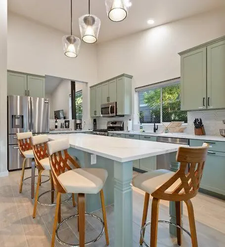 The Rock Trail House+renovated+modern+fireplace+ev+nice Yard Сasa de vacaciones